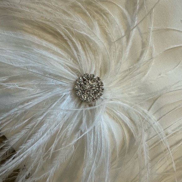 MADE BY ISLA PARTY BRIDAL SET SECOND LOOK  WHITE FEATHER inspired by MADE BY ILA - Picture 12 of 13